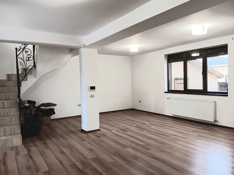 Domnesti, Irish Villa,